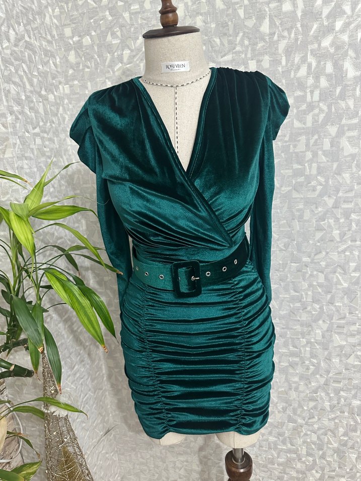 Kemerli Mini Yeşil V Yaka Elbise - Görsel 2