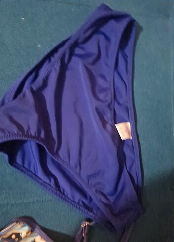 Diğer Bikini takimi