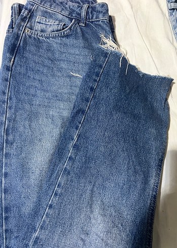 Yırtmaçlı Mavi Midi Kot Pantolon