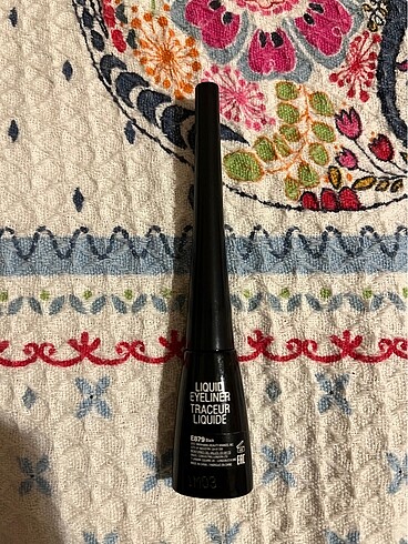 Suya dayanıklı eyeliner