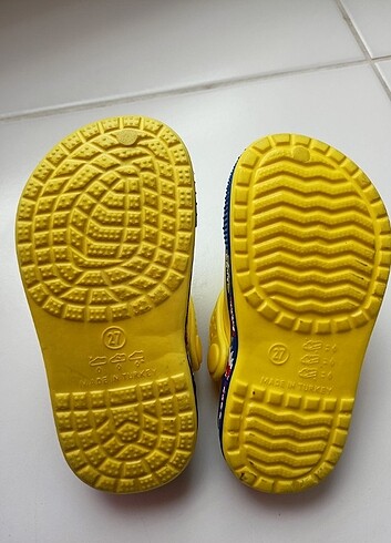 27 Beden sarı Renk Crocs model terlik 