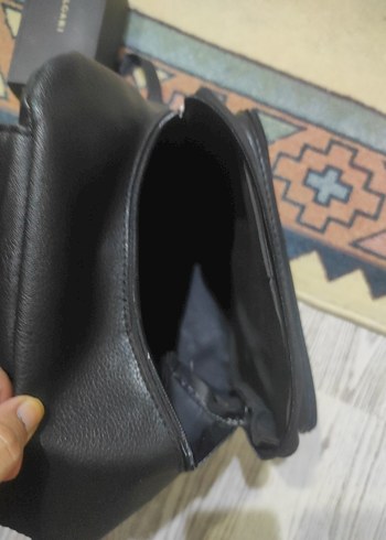 Beden Tokalı Siyah Deri Sırt Çantası