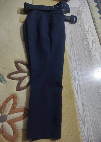 Kadın Lacivert Kemerli Kumaş Pantolon