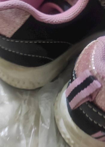 26 Beden Kız Çocuk Pembe Cırtlı Spor Ayakkabı