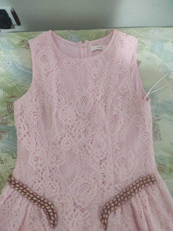 Dantel Detaylı Pembe Elbisesi - Görsel 4