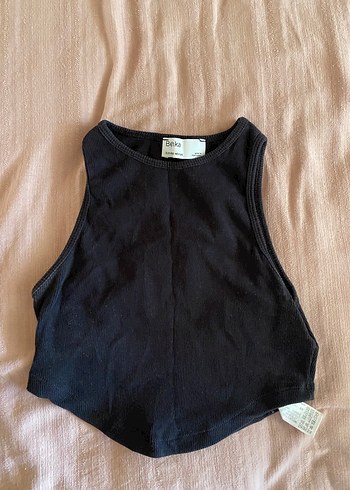 Siyah Kolsuz Yüksek Yakalı Crop Top