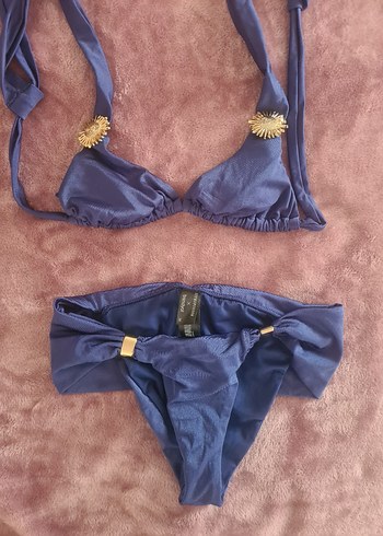 zeynep tosun mavi bikini takimi - Görsel 4