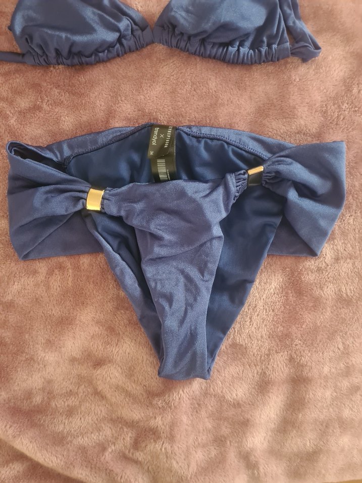 zeynep tosun mavi bikini takimi - Görsel 5