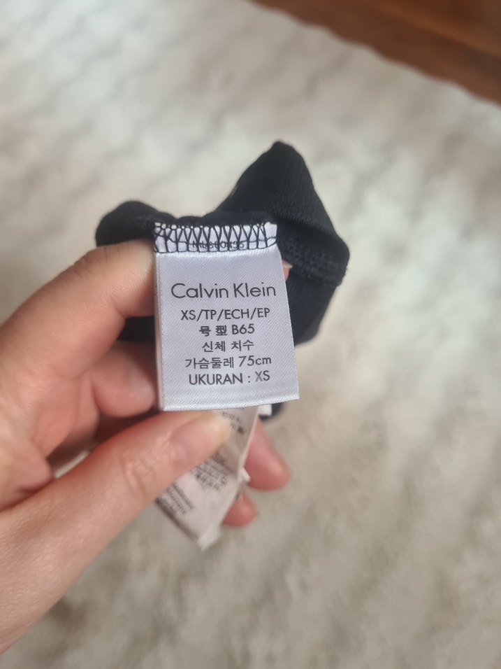 Calvin Klein Siyah Spor Sütyeni - Görsel 4