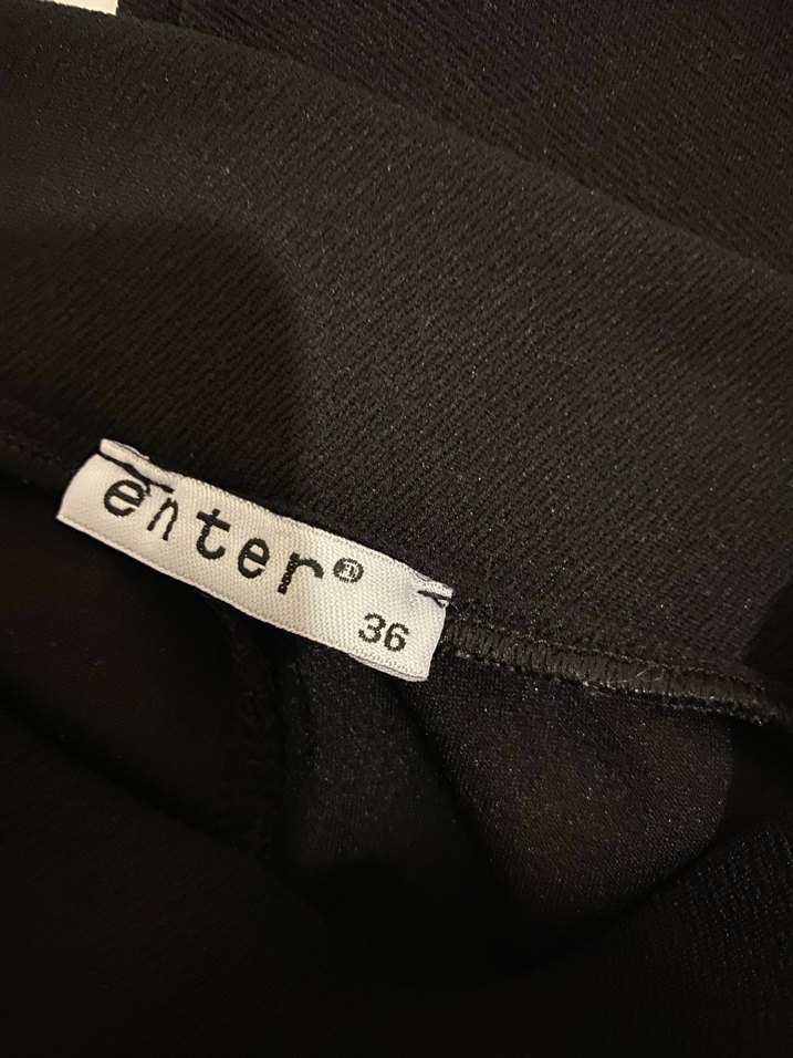 Yırtmaç detaylı pantolon - Görsel 4