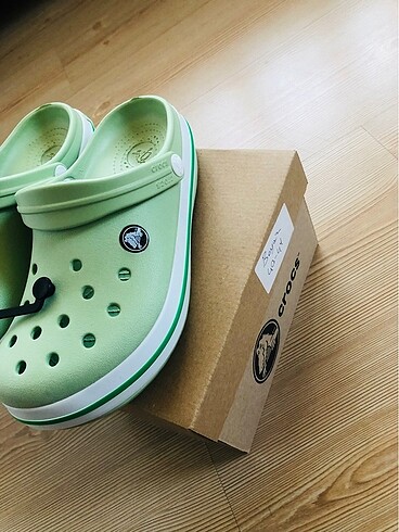 Crocs Yeni etiket Li