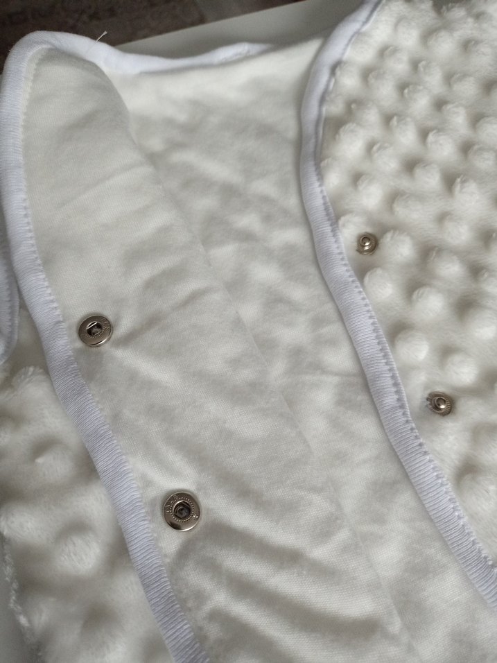 Kız Çocuk Beyaz çıtçıtlı Yelek - Görsel 3