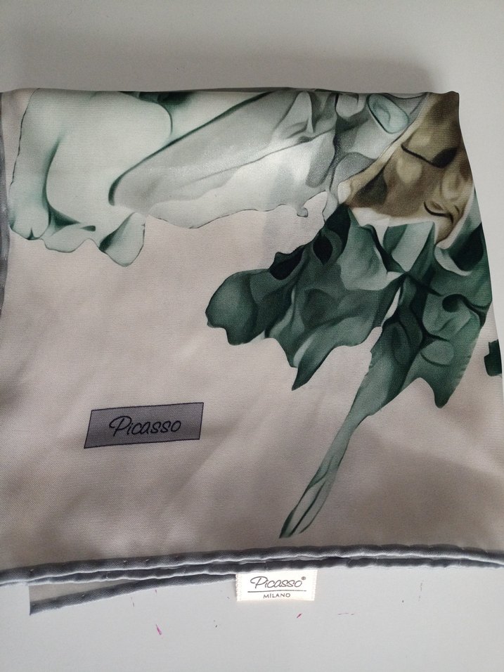 Gri ve Yeşil Desenli  eşarp - Görsel 5