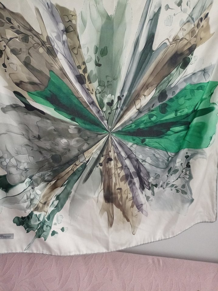 Gri ve Yeşil Desenli  eşarp - Görsel 3