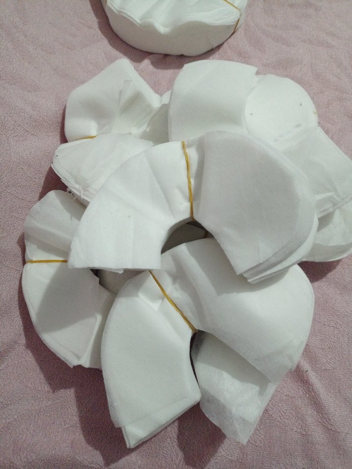 Beyaz Göğüs Pedi - Görsel 2