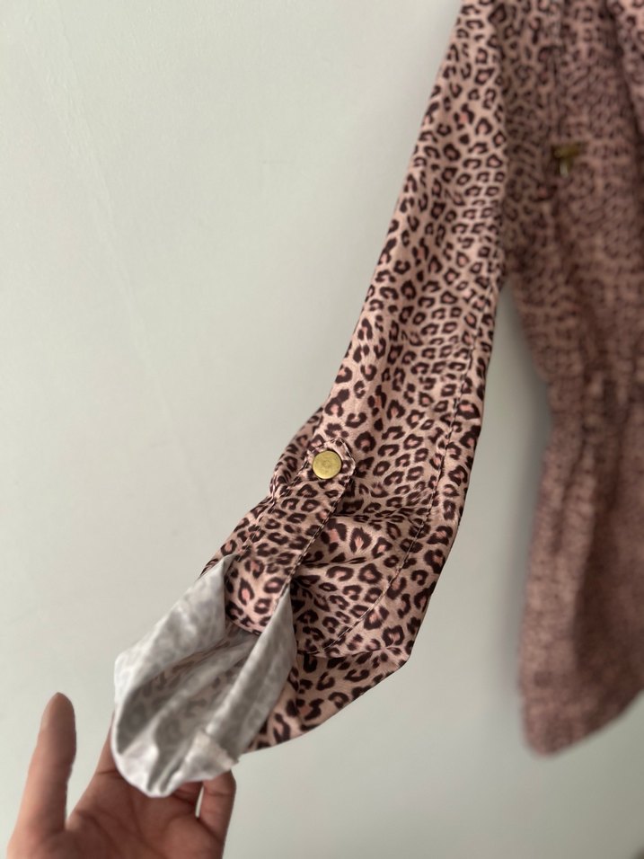 Leopar Desenli Kadın yağmurluk - Görsel 3