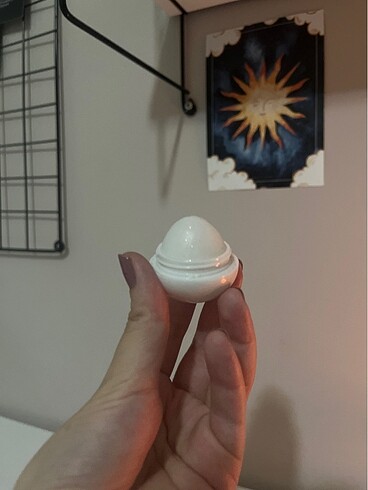  Beden Kiko lip balm