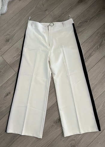 40 Beden Kadın Beyaz Kumaş Geniş Paça Pantolon