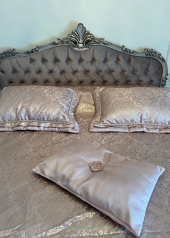 KARACA Pudra renk, İşlemeli Parlak Yatak Örtüsü - Görsel 3