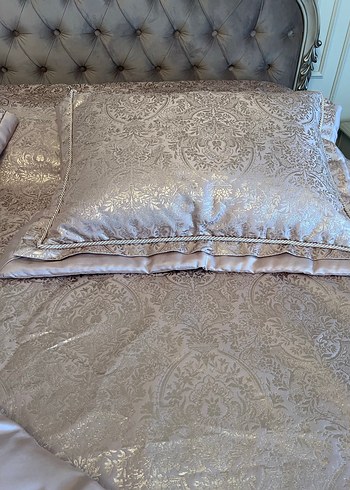 KARACA Pudra renk, İşlemeli Parlak Yatak Örtüsü - Görsel 5