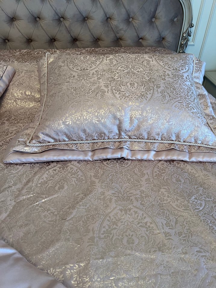 KARACA Pudra renk, İşlemeli Parlak Yatak Örtüsü - Görsel 5