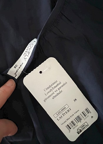 Boyundan bağlamalı, sırt dekolteli bluz - Görsel 4