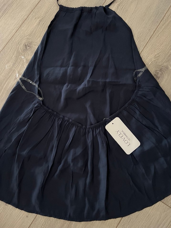 Boyundan bağlamalı, sırt dekolteli bluz - Görsel 3