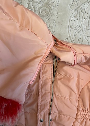 Kız Çocuk Bej Kapüşonlu Kürklü Mont - Görsel 10