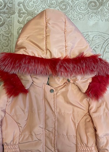 Kız Çocuk Bej Kapüşonlu Kürklü Mont - Görsel 4
