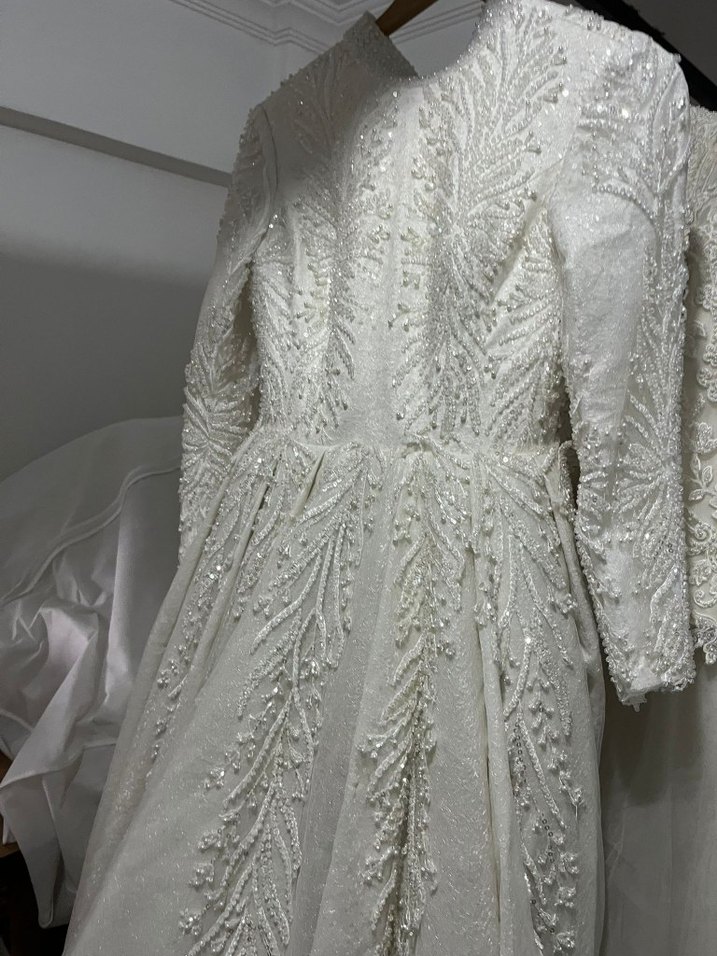 Uzun Kollu Beyaz Prenses Gelinlik - Görsel 3