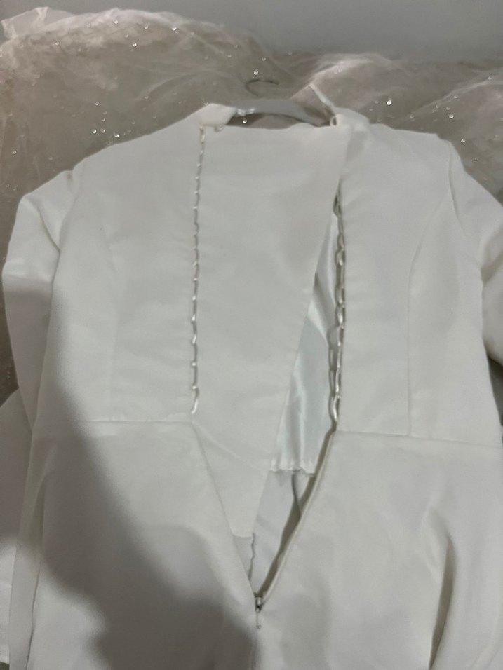 Uzun Kollu, Yüksek Yakalı Beyaz A-line Gelinlik - Görsel 2