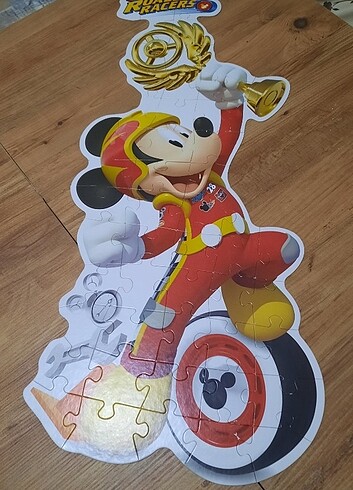 mickey büyük parça yapboz 52 parça
