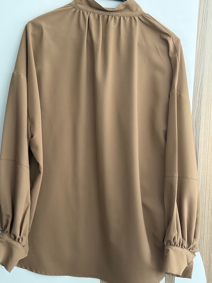 Bej Düğmeli Uzun Kollu Kadın Gömlek - Görsel 2