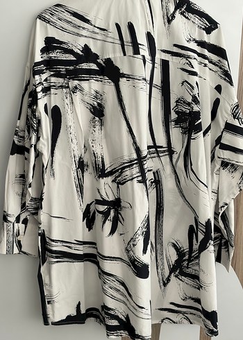 Siyah Beyaz Baskılı Uzun Gömlek - Görsel 2