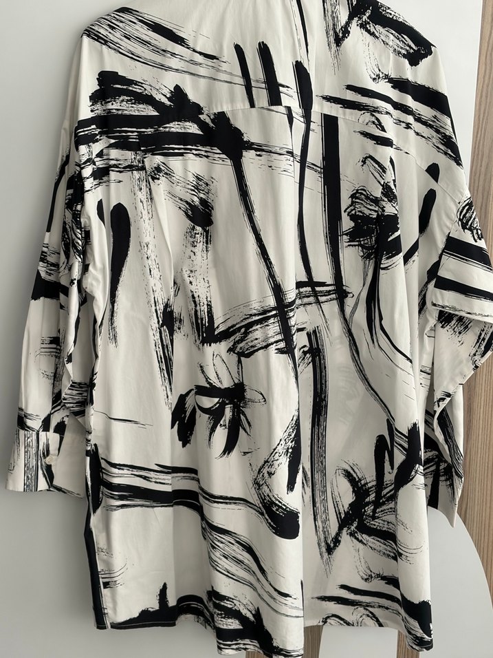 Siyah Beyaz Baskılı Uzun Gömlek - Görsel 2