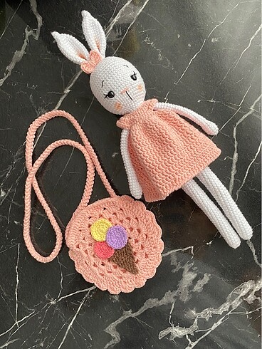 Amigurumi tavşan çanta