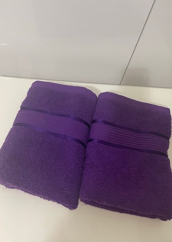 Mor Renkli Modern Desenli Havlu - Görsel 3