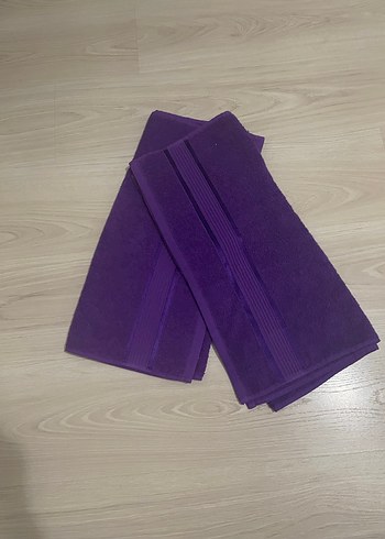 Mor Renkli Modern Desenli Havlu - Görsel 4