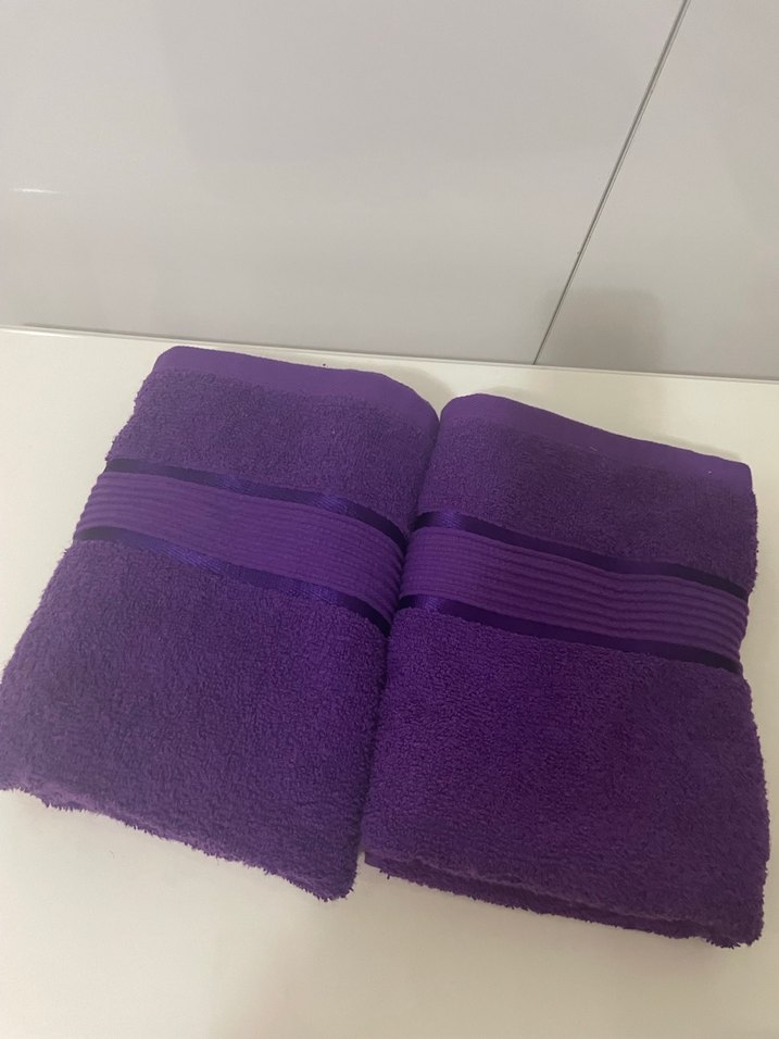 Mor Renkli Modern Desenli Havlu - Görsel 3