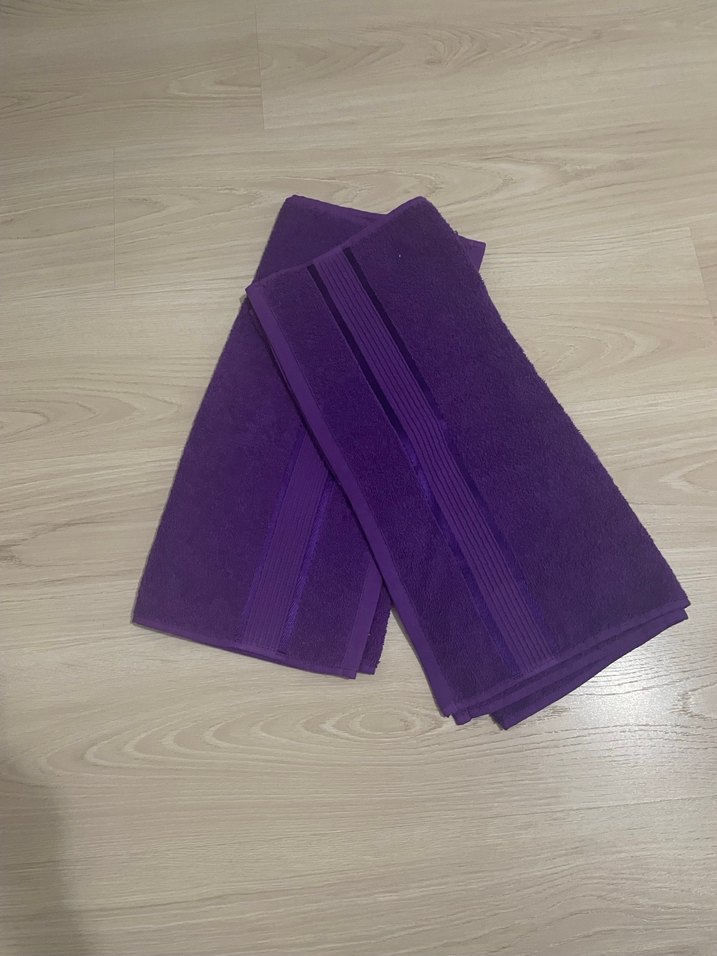 Mor Renkli Modern Desenli Havlu - Görsel 4