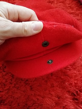 çok şık kırmızı şapka 