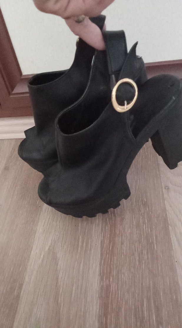 Siyah Parlak Platform Topuklu Kadın Ayakkabı - Görsel 3