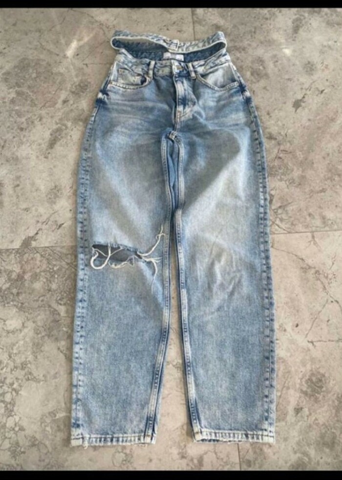 Bershka Kemer Detaylı Jean - Görsel 3