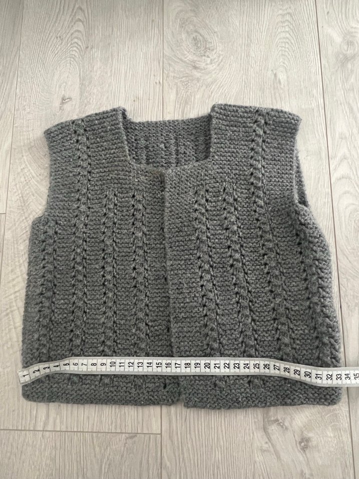 Kız Çocuk Gri Örgü Kolsuz Yelek - Görsel 3