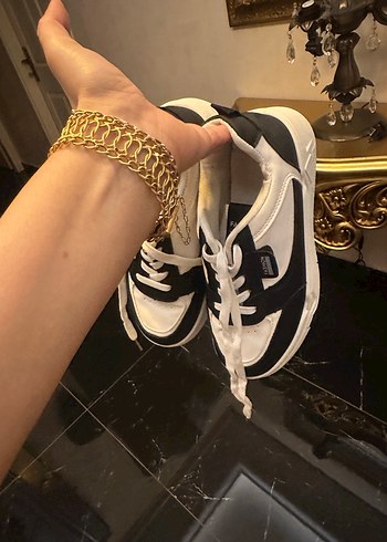 38 Beden Siyah Beyaz Bağcıklı Stiletto Topuklu Spor Ayakkabı
