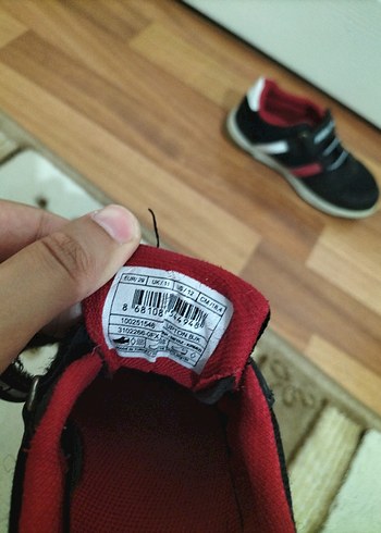 29 Beden Erkek Çocuk Siyah Sneaker Ayakkabı Beşiktaş