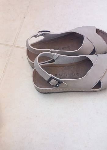 Bej Süet Kadın Dolgu Topuk Sandalet tarzı ayakkabı - Görsel 2