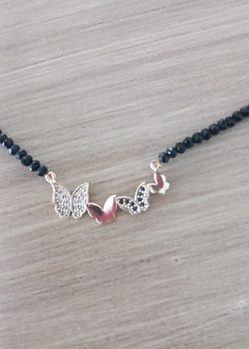 Kelebek Figürlü Mini Siyah Boncuk Kolye - Görsel 2