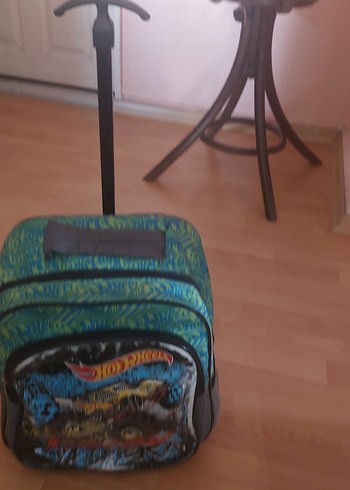 Turkuaz Renkli Çekçekli Hot Wheels Çocuk Sırt Çantası