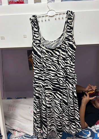 Zebra Desenli Mini Boy Fırfırlı Elbise - Görsel 3